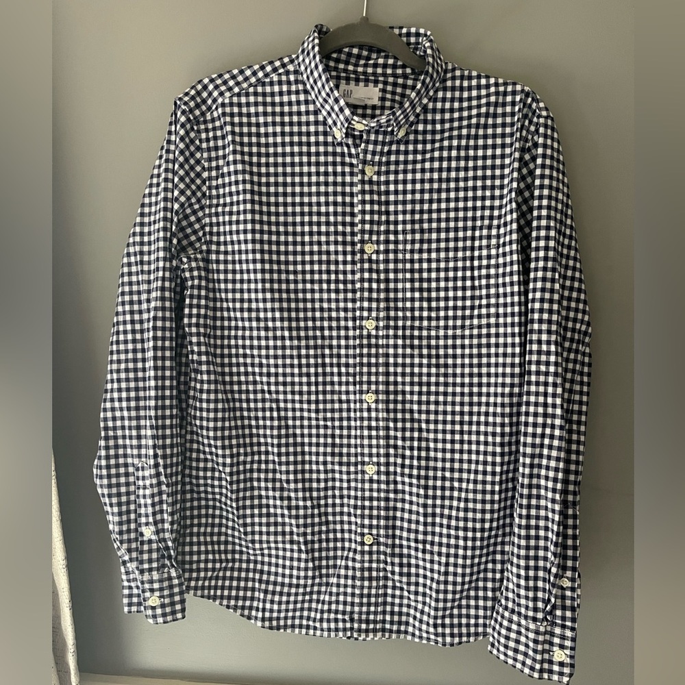 Gap navy & white checkered button down size small standard fit stretch